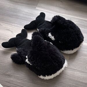 3 for $20 ✨ Vancouver Aquarium Black Plush Orca Slipper Pair - Cozy Faux Fur
